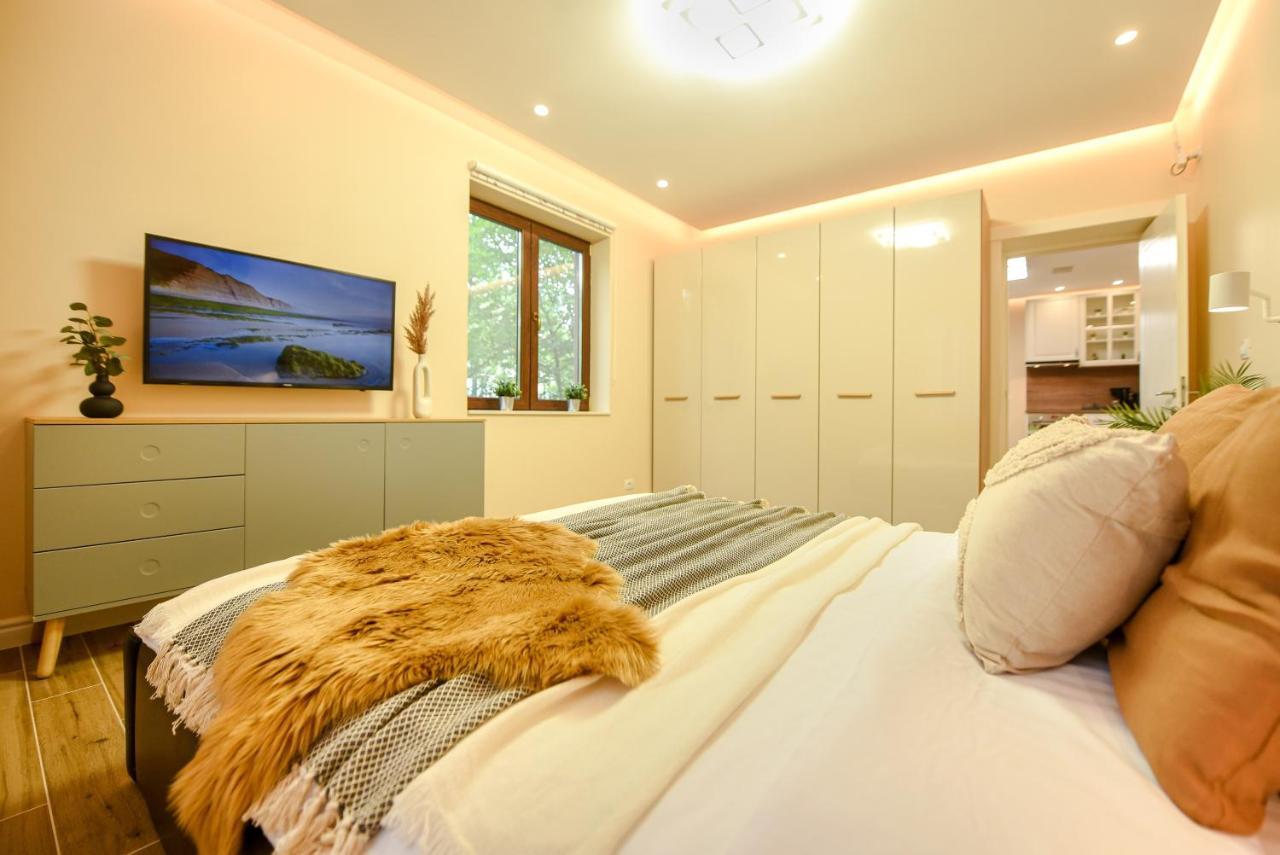 Green Leafy Brasov - Ideal 2 Bedroom Apartment Esterno foto