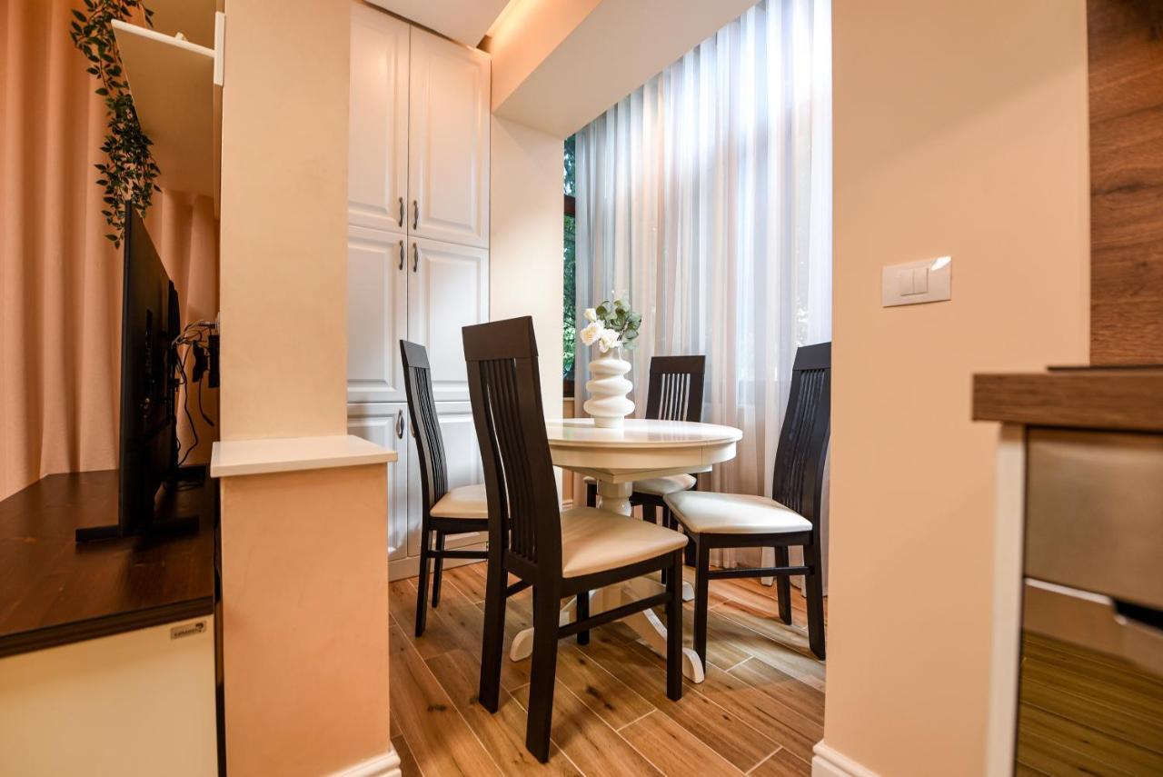 Green Leafy Brasov - Ideal 2 Bedroom Apartment Esterno foto