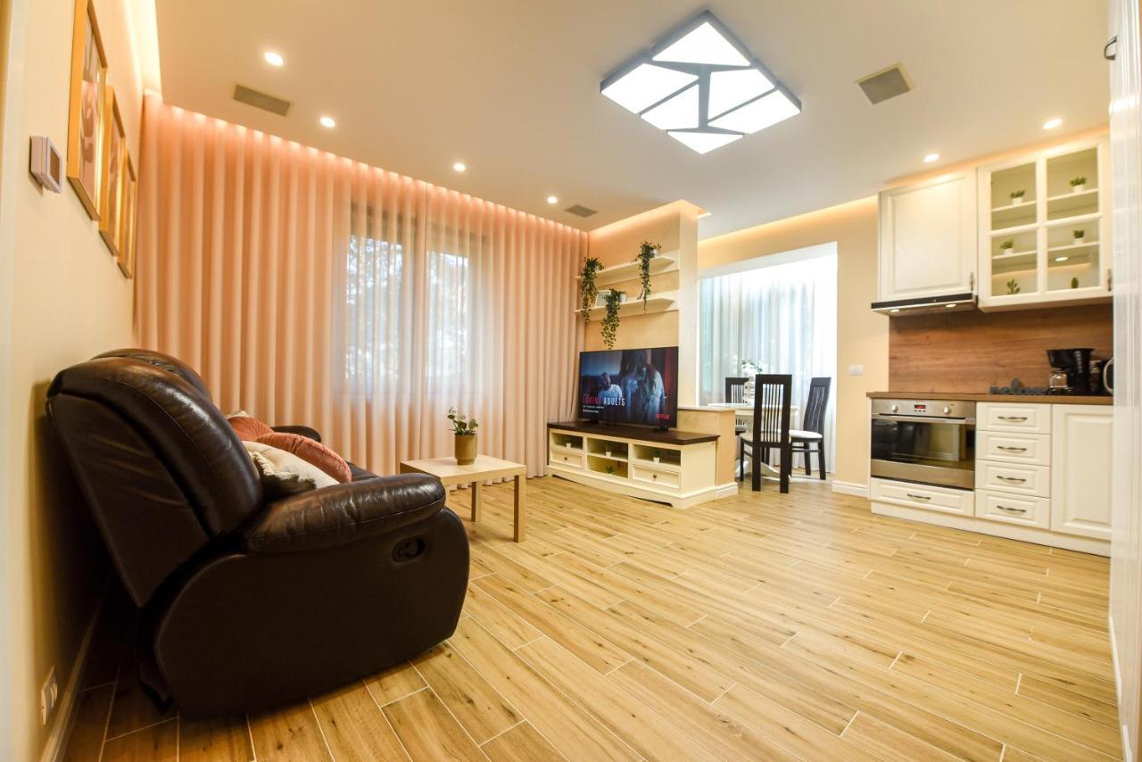 Green Leafy Brasov - Ideal 2 Bedroom Apartment Esterno foto