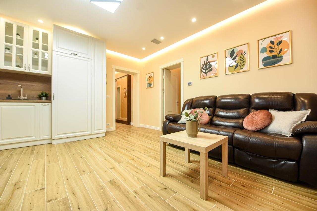 Green Leafy Brasov - Ideal 2 Bedroom Apartment Esterno foto